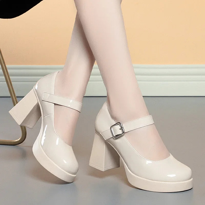 נעלי מרי ג'יין אלגנטיות על פלטפורמה – עור לכה, עקב 8 ס"מ