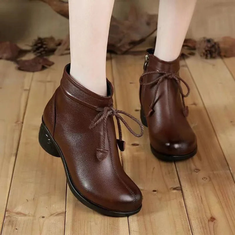 מגפוני עור רטרו לנשים - שרוכים, רוכסן צדדי, עקב בינוני