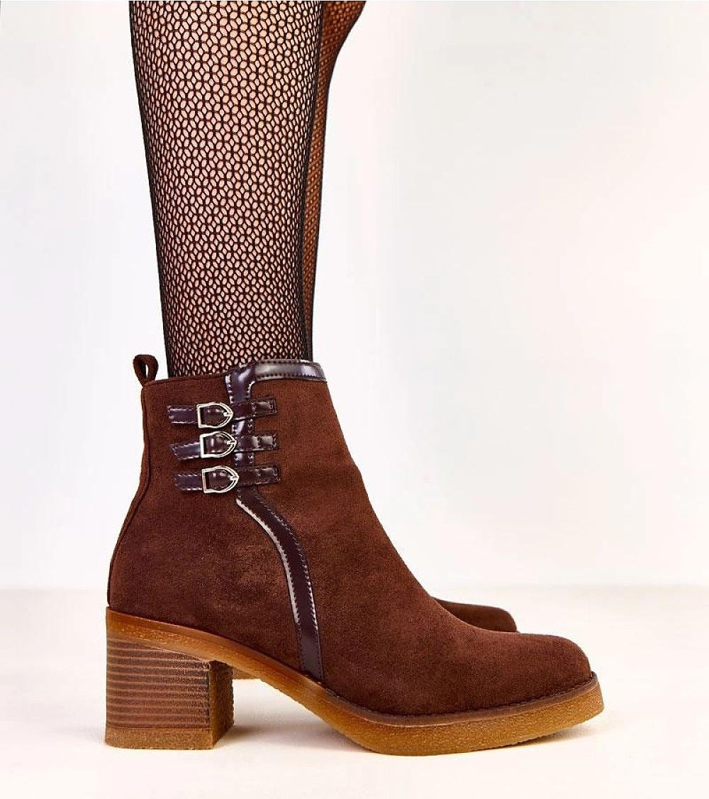 מגפונים דגם קרנה A8222 חום